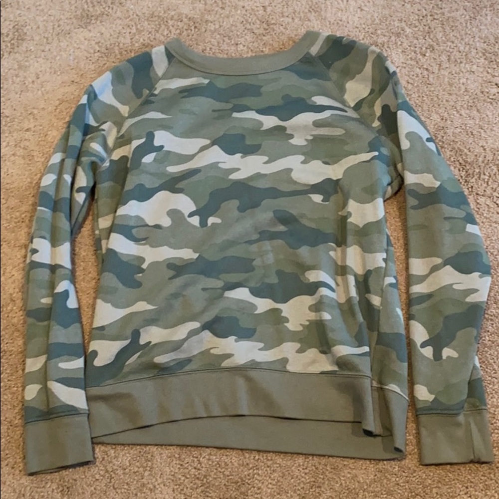 Green Camo sweater. Sz med